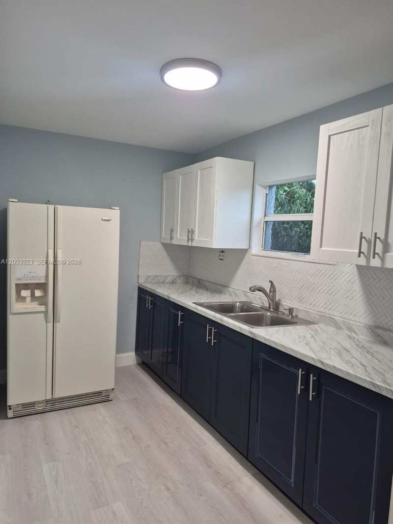 1231 NW 101st St # 2, Miami FL 33147