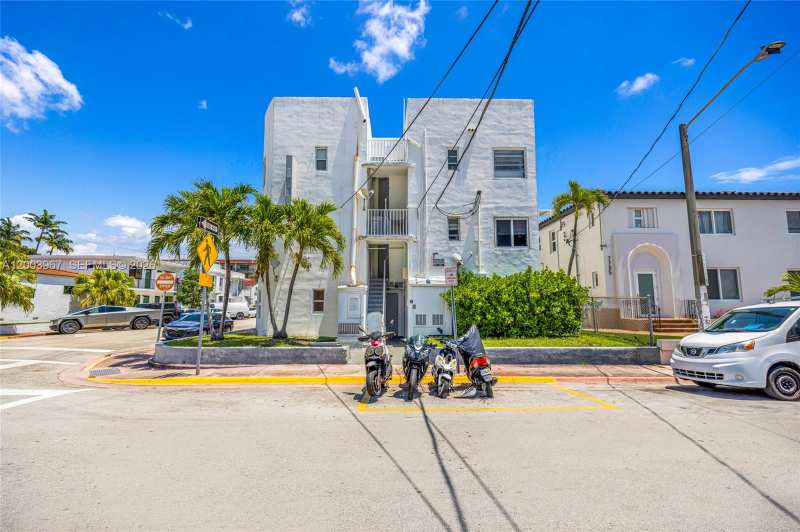 420 78th St, Miami Beach FL 33141