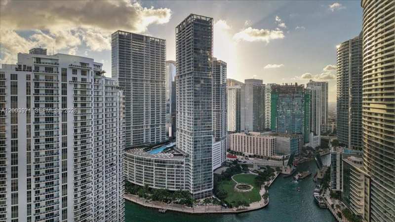 465 Brickell Ave # 3804, Miami FL 33131