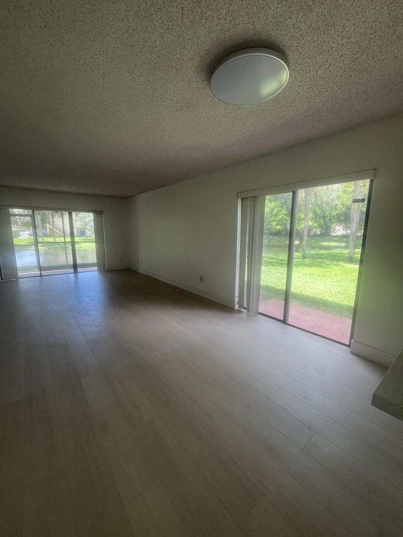235 Lakeview Drive # 104, Weston FL 33326