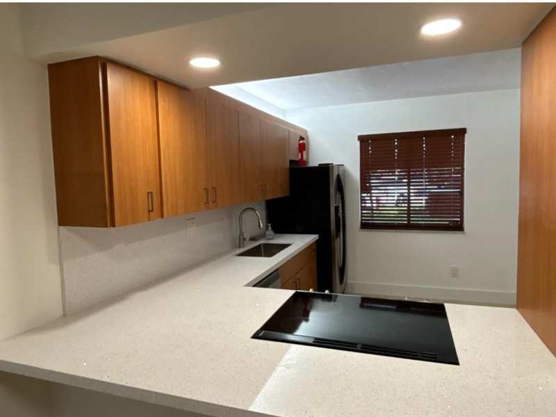 235 Lakeview Drive # 104, Weston FL 33326