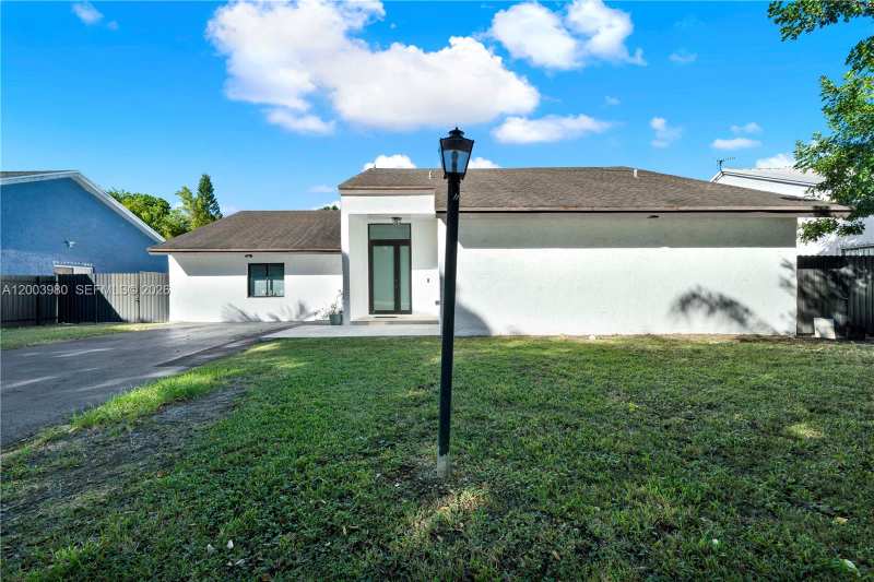 12221 SW 93rd St, Miami FL 33186