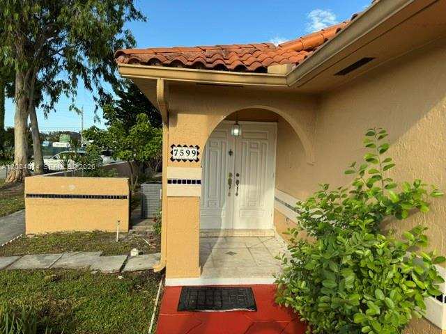 7599 W 4th Ct, Hialeah FL 33014
