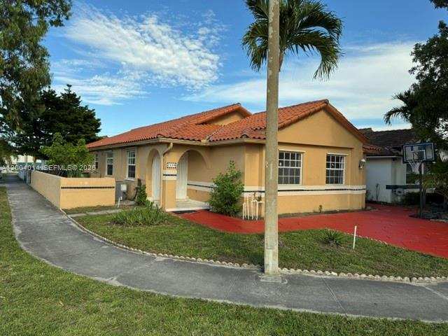7599 W 4th Ct, Hialeah FL 33014