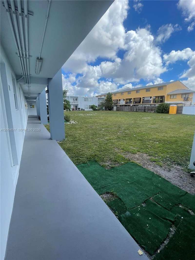 1255 W 49th Pl # E102, Hialeah FL 33012