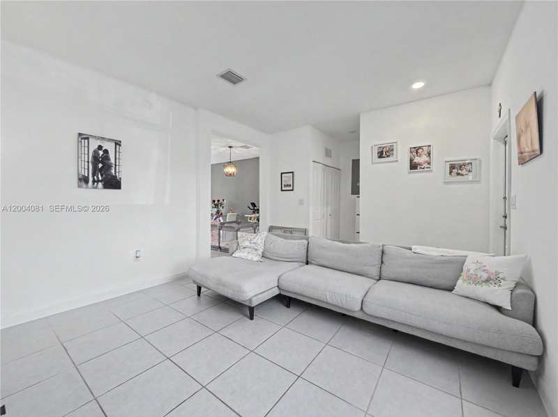 14800 SW 183rd Ter, Miami FL 33187