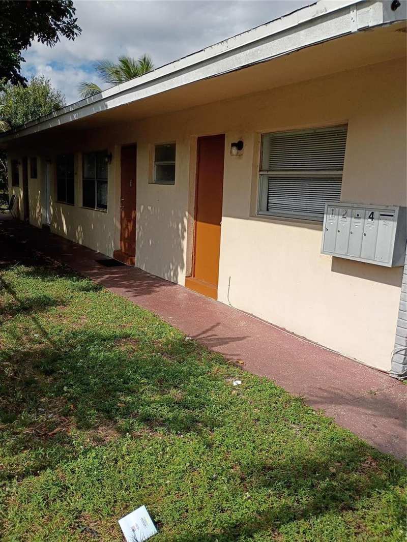 1845 NW 55th Avenue, Lauderhill FL 33313