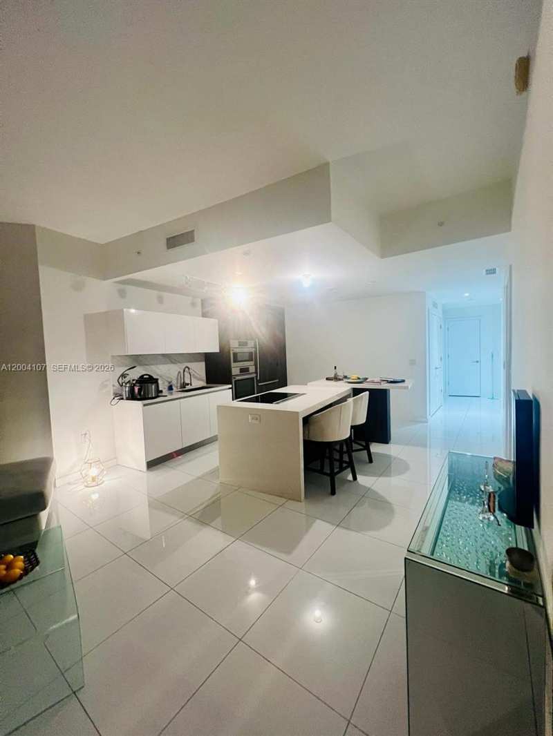 851 NE 1st Ave # 1204, Miami FL 33132
