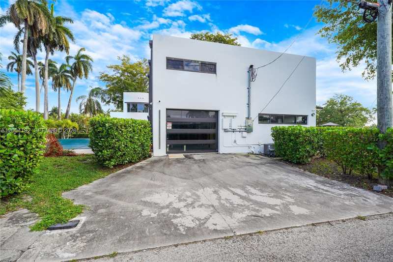 1329 Polk St, Hollywood FL 33019