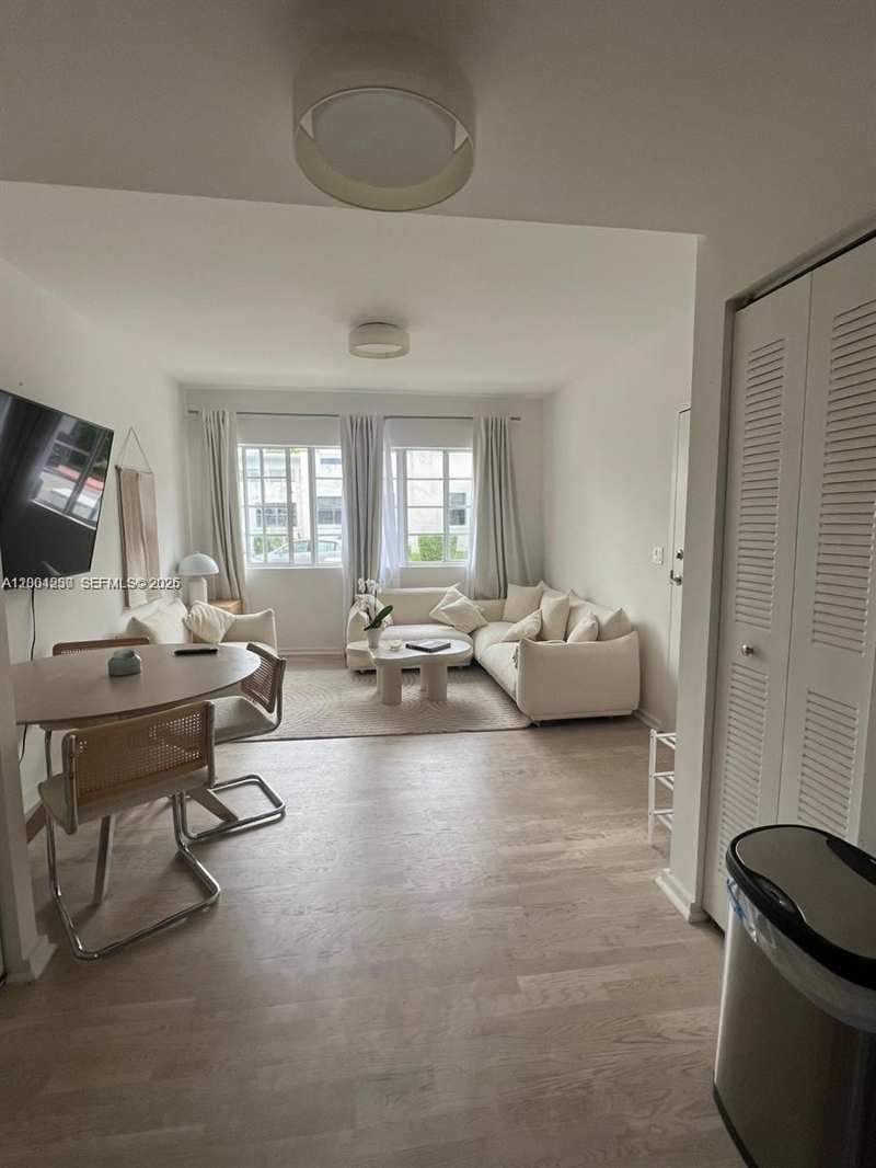 810 7th St # 103, Miami Beach FL 33139