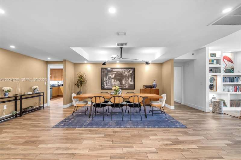 791 Crandon Blvd # 302, Key Biscayne FL 33149