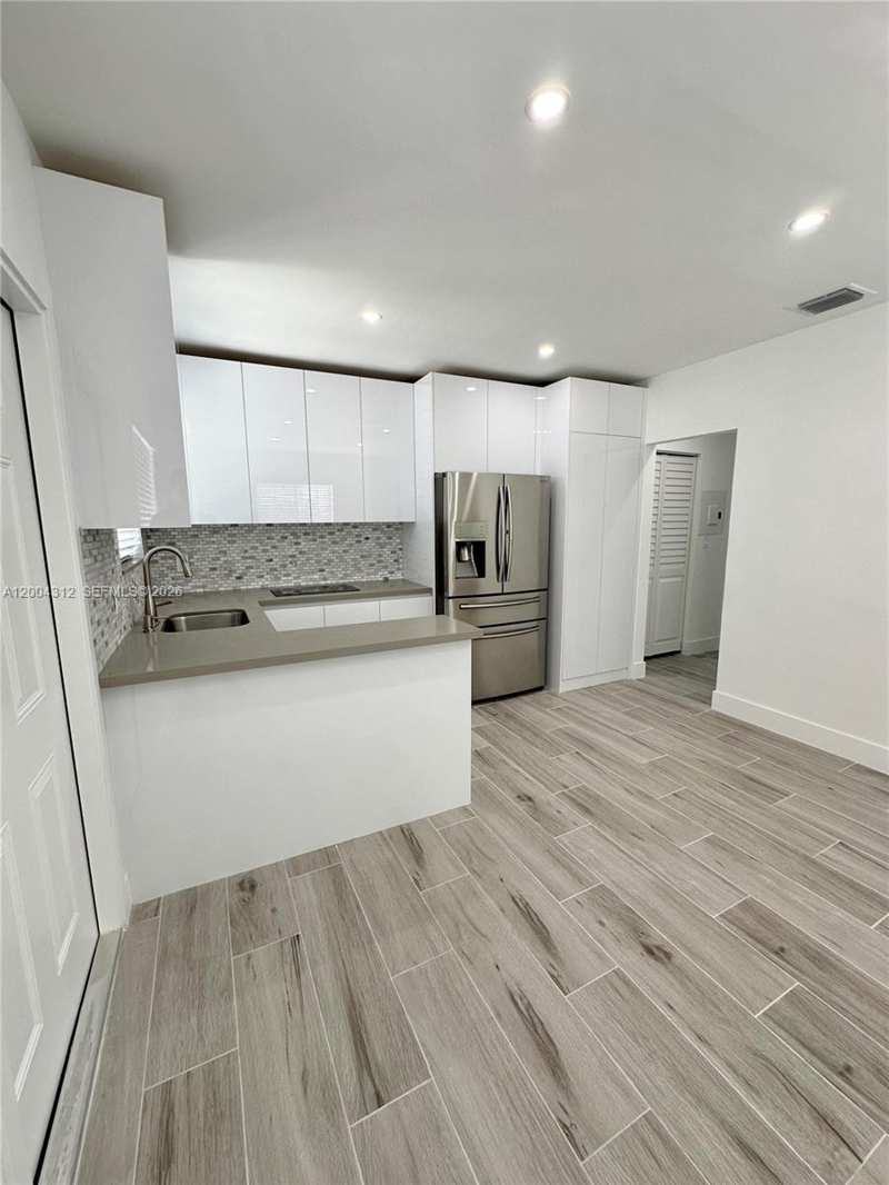 551 SW 57th Ave # 1, Miami FL 33144