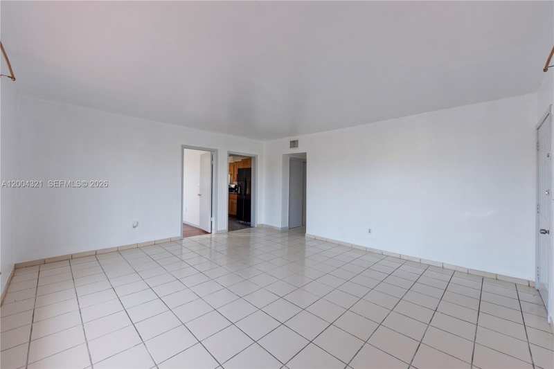 1255 Marseille Dr # 25, Miami Beach FL 33141