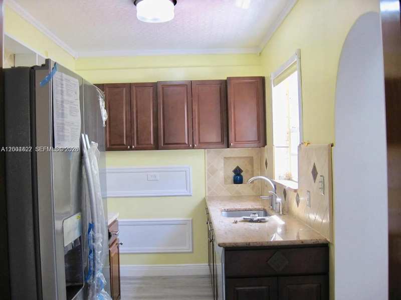 2140 NE 180th St, North Miami Beach FL 33162