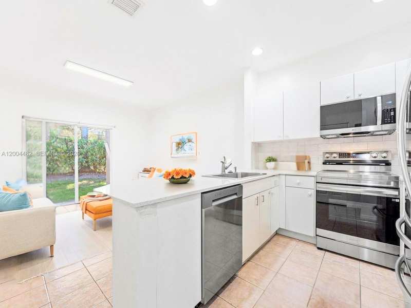 5701 NW 114th Ct # 104, Doral FL 33178
