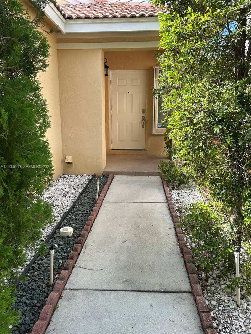 4291 Magnolia Ridge Dr, Weston FL 33331