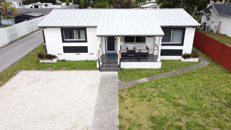 1324 N 24th Avenue, Hollywood FL 33020