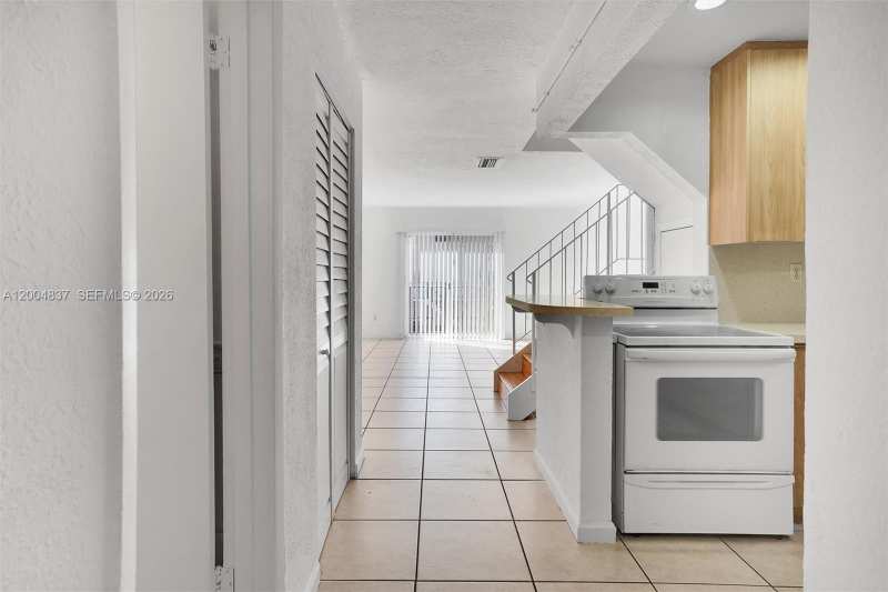 8650 SW 67th Ave # 1025, Pinecrest FL 33156