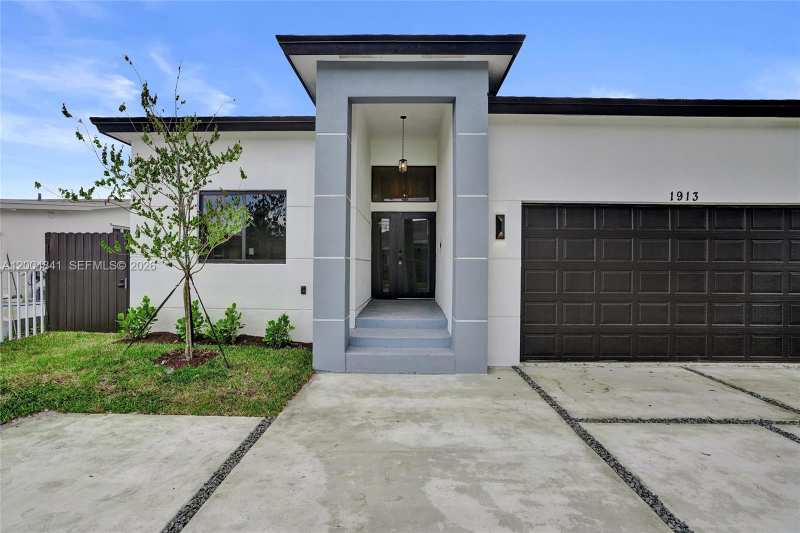 1913 SW 97th Ave, Miramar FL 33025