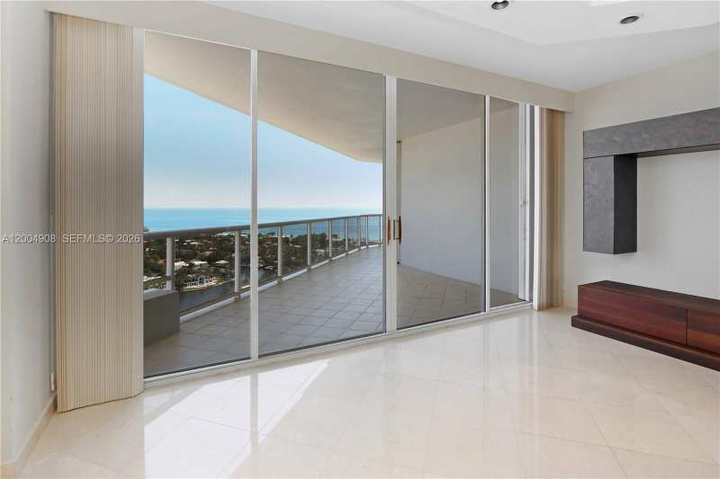 3802 NE 207th St # 2604, Aventura FL 33180