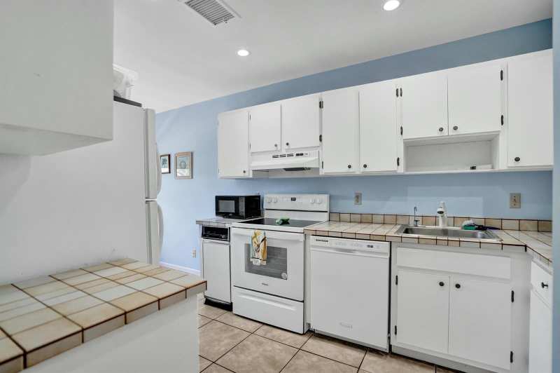 19 Stratford Drive E Unit F, Boynton Beach FL 33436