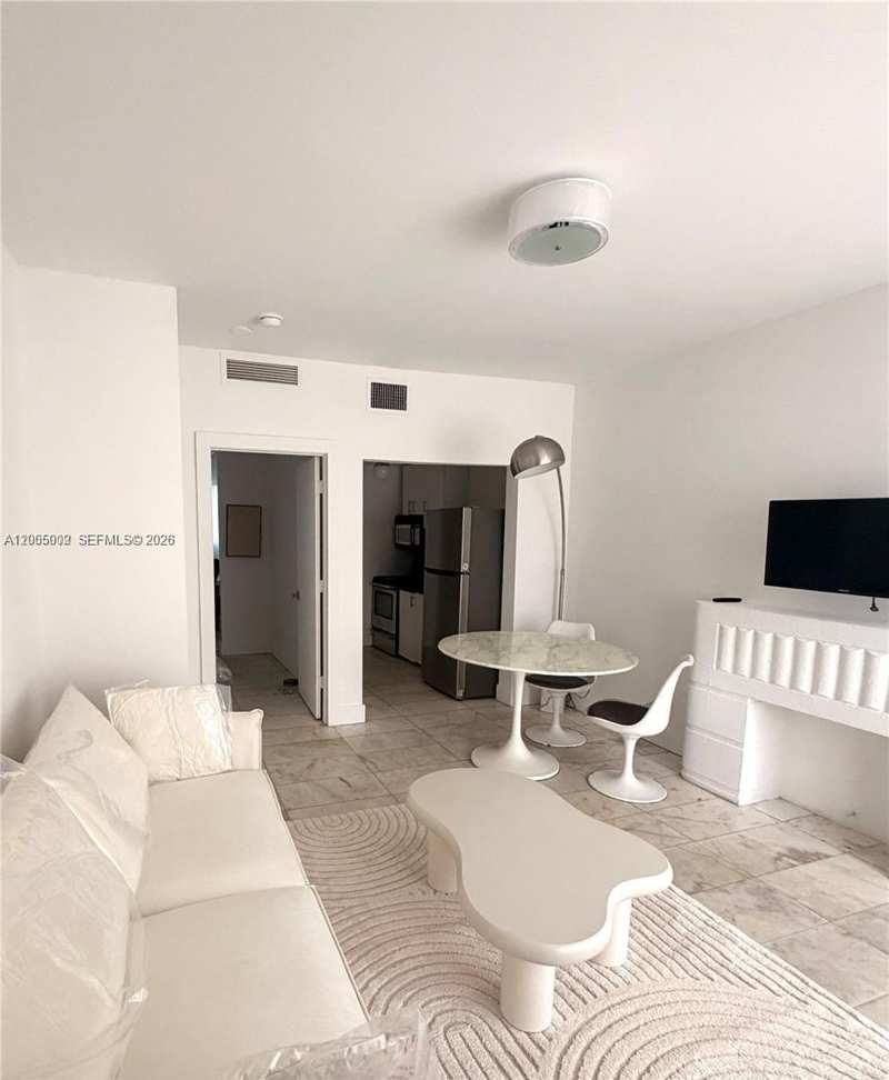 801 8th St # 104, Miami Beach FL 33139