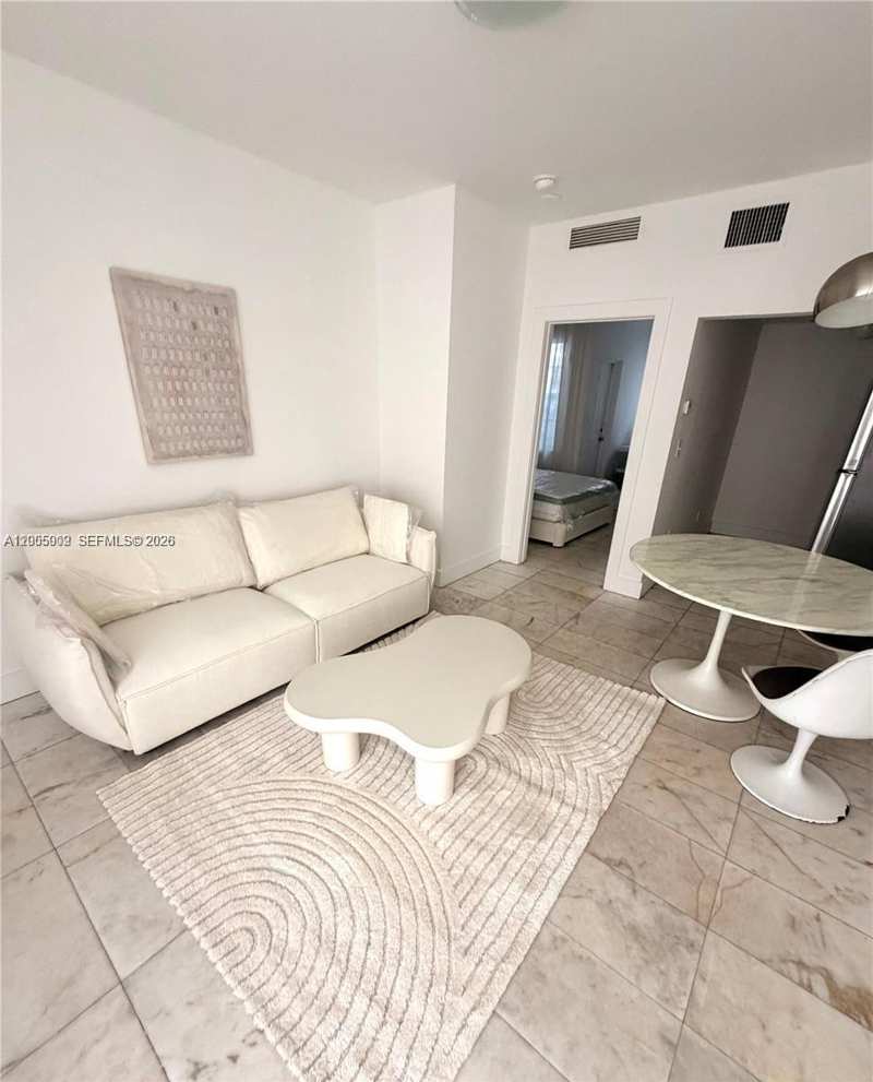 801 8th St # 104, Miami Beach FL 33139