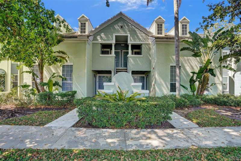 1050 Crystal Way, Delray Beach FL 33444