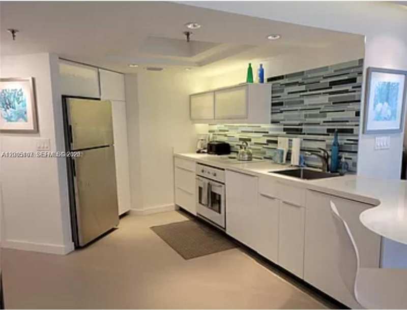 5880 Collins Ave # 604, Miami Beach FL 33140