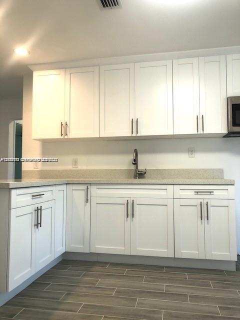 215 SW 10th St # 0, Hallandale Beach FL 33009
