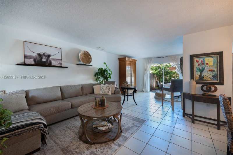 20801 SW 83rd Ave, Cutler Bay FL 33189