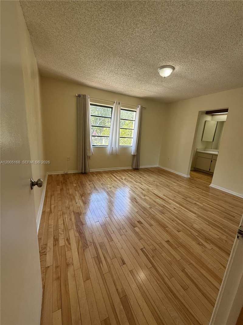 12345 SW 94th Ter, Miami FL 33186
