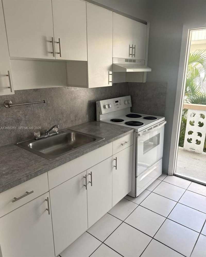 1610 Liberty St # 7, Hollywood FL 33020