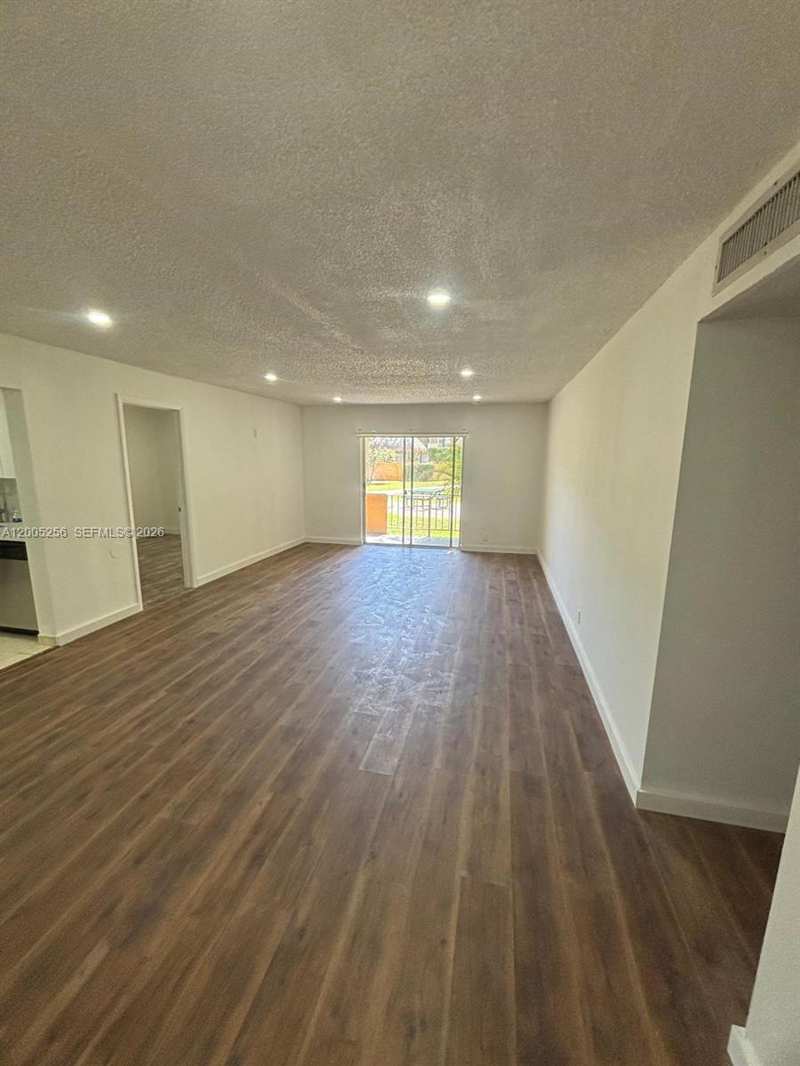 17901 NW 68th Ave # T102, Hialeah FL 33015