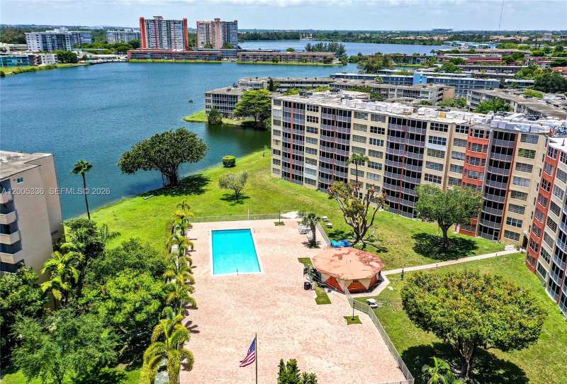 1750 NE 191st St # 1, Miami FL 33179
