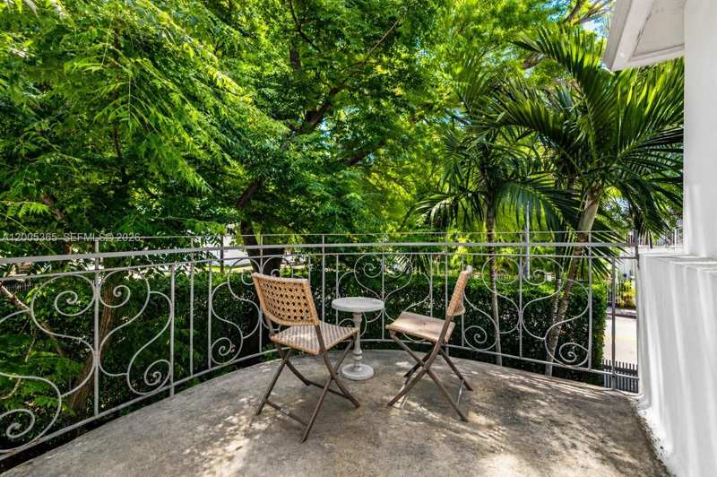 1005 9th St # 2, Miami Beach FL 33139