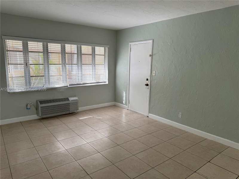 7633 Dickens Ave # 2, Miami Beach FL 33141