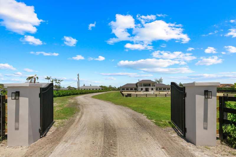 16175 Deer Path Lane, Wellington FL 33470