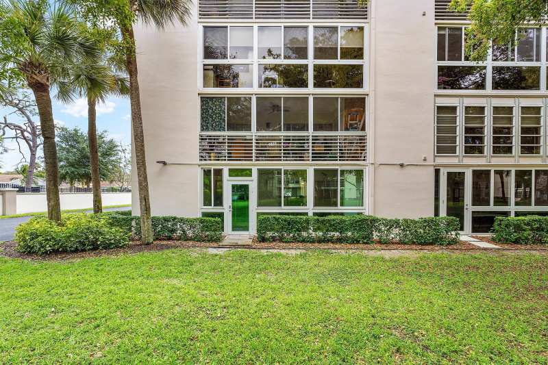 2003 Granada Drive # M1, Coconut Creek FL 33066