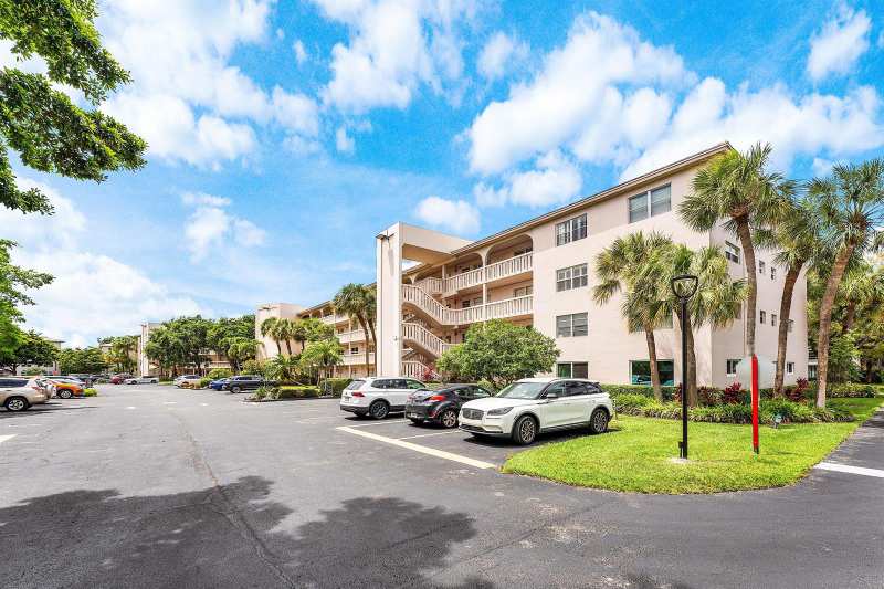 2003 Granada Drive # M1, Coconut Creek FL 33066