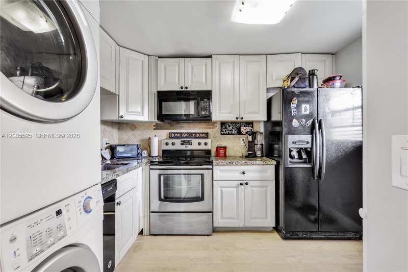 3777 NW 78th Ave # 15A, Davie FL 33024