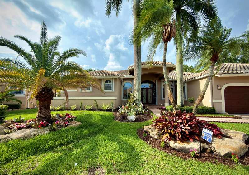 2579 Mayfair Lane, Weston FL 33327