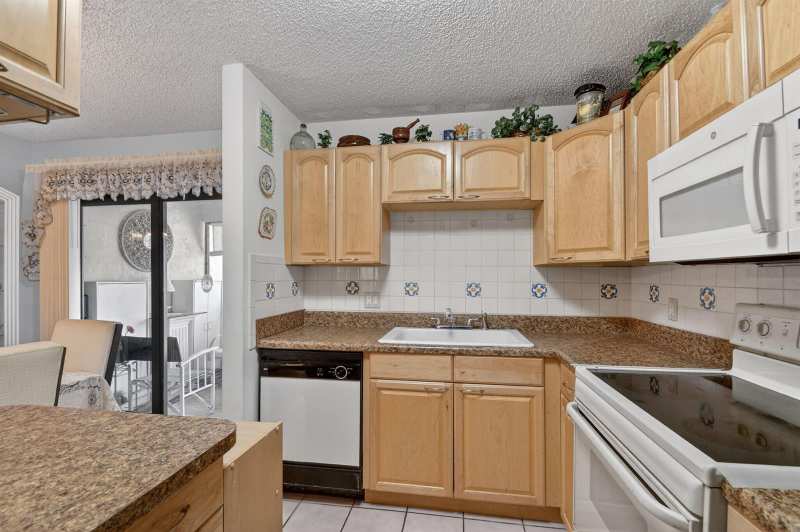 2730 Ida Way # 16a, West Palm Beach FL 33415