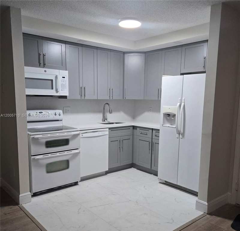 9610 S Belfort Cir # 107, Tamarac FL 33321