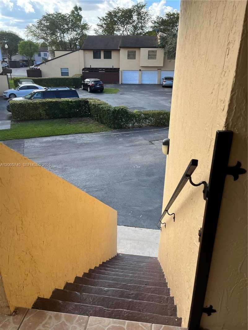 6661 SW 137th Ct # 8D, Miami FL 33183