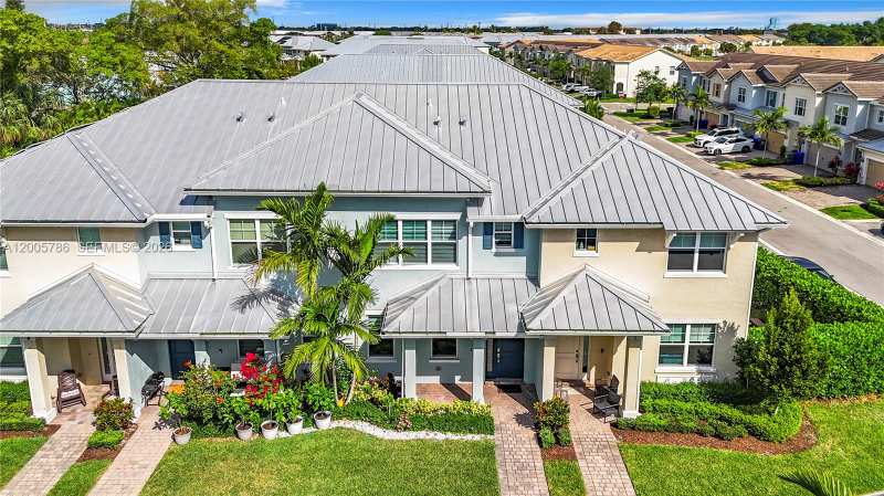5040 Eucalyptus Dr # 2, Hollywood FL 33021
