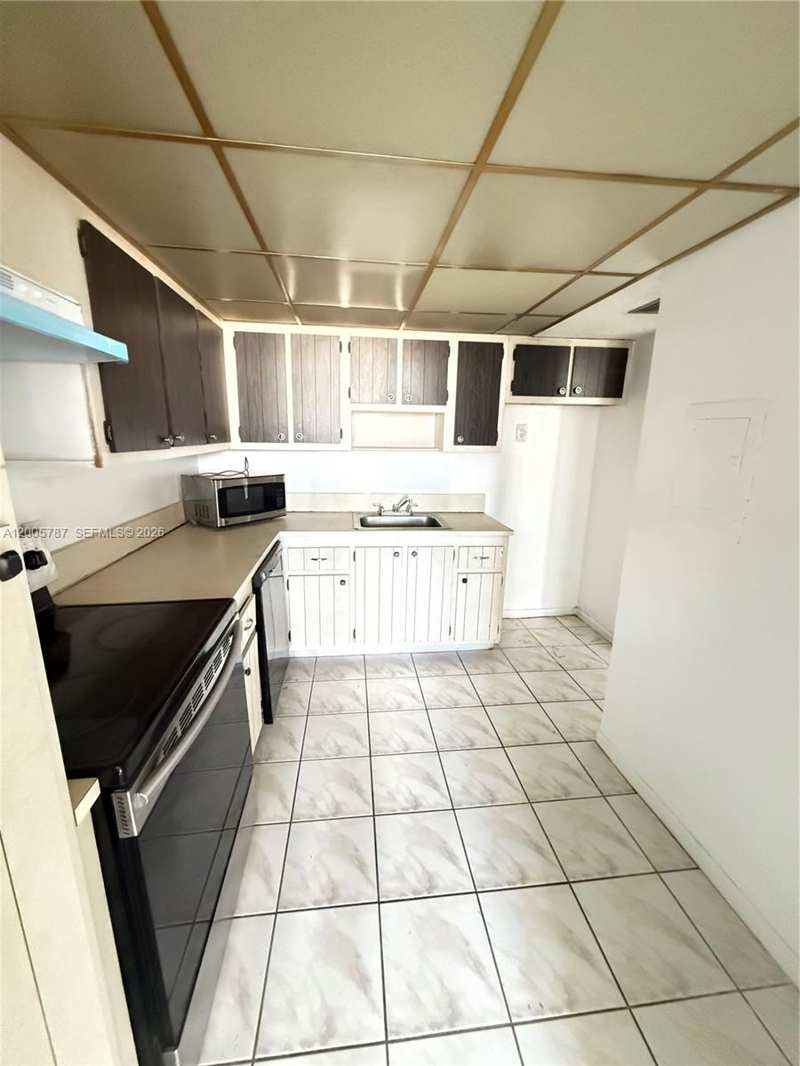 2025 NE 164th St # 1007, North Miami Beach FL 33162