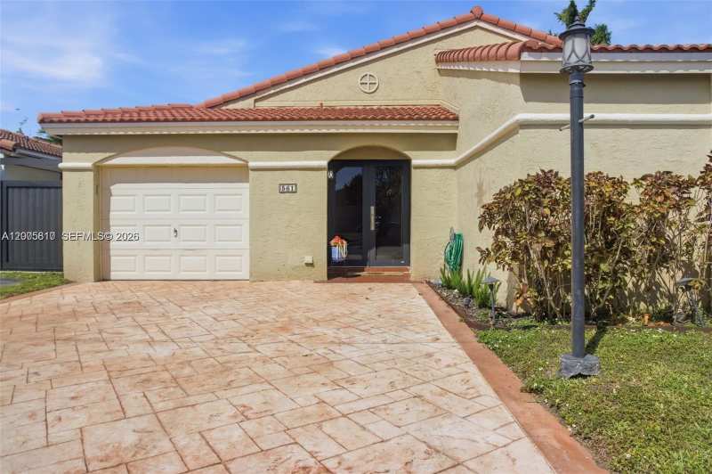 561 SW 87th Ct, Miami FL 33174