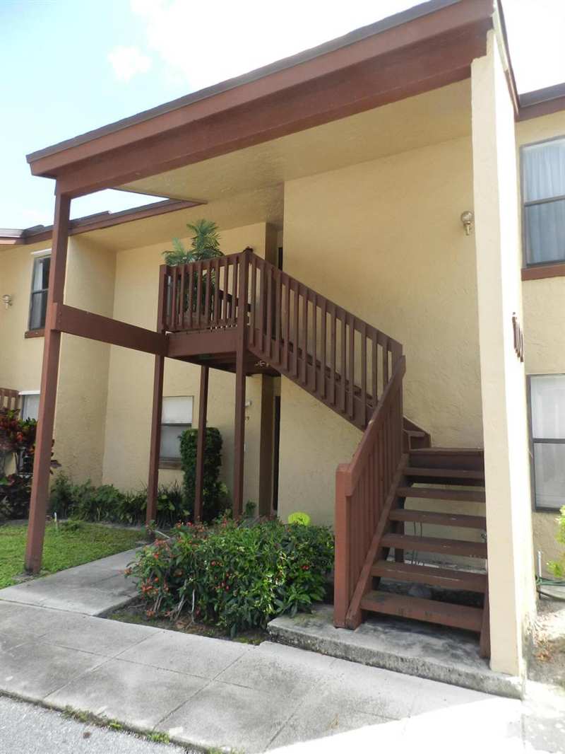 1110 E Lakeview Dr Drive E, Royal Palm Beach FL 33411