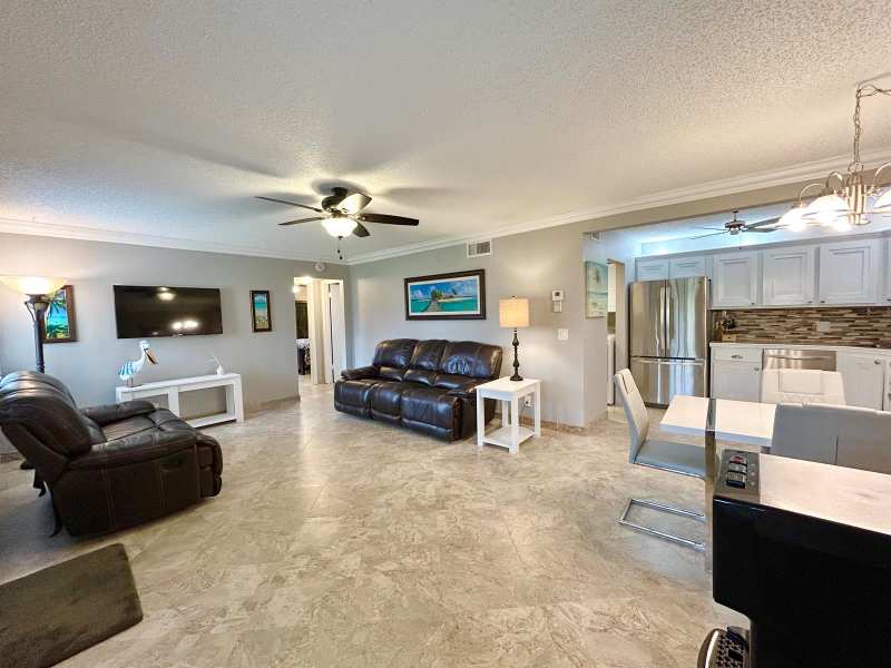223 Pine Hov Circle # 2, FL 33463